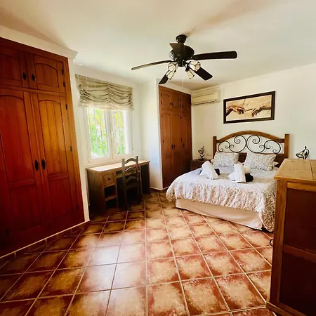 Casa Nobleza بيت للعطل مالقة